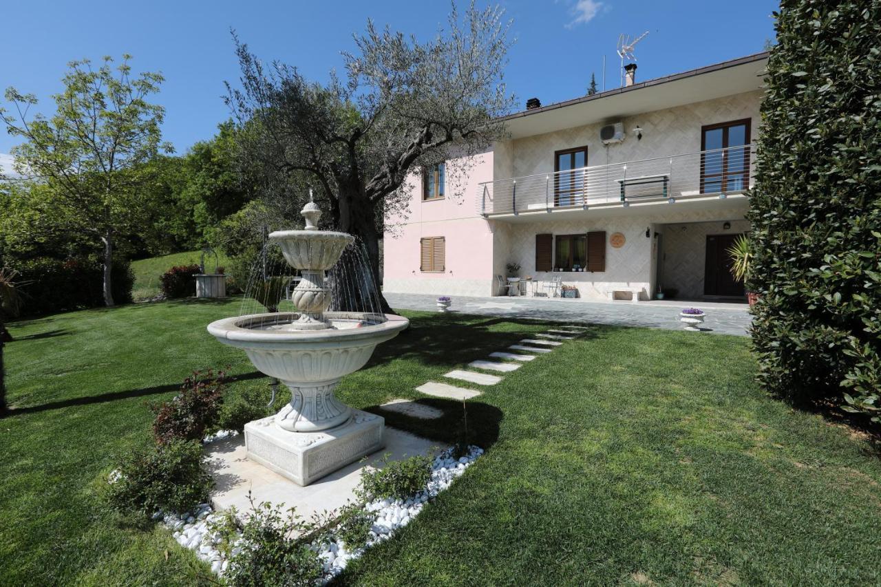 Il Villino Agriturismo B&B Belforte del Chienti Exterior foto